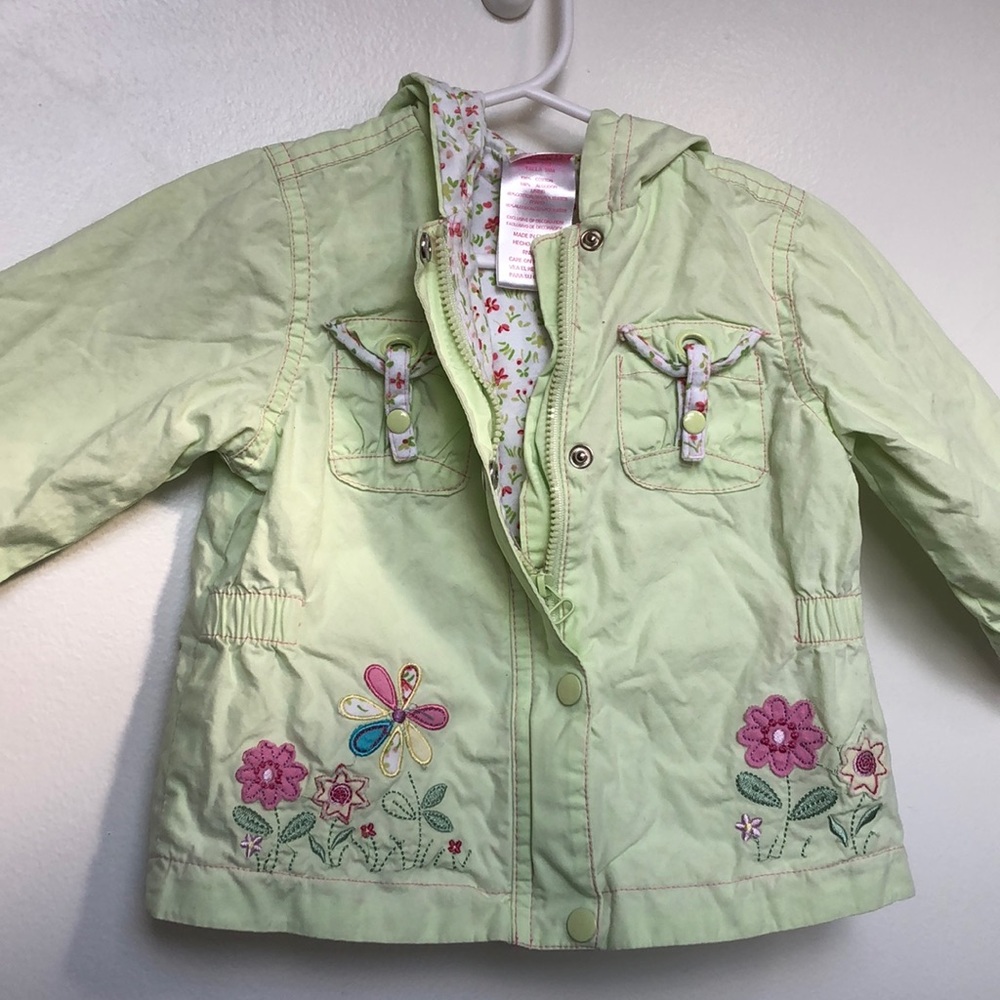Adorable jacket 💕🦋🌸